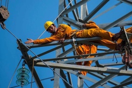 VDSC: EVN cần tăng giá bán lẻ điện ít nhất 5% để hòa vốn