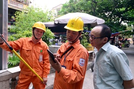 Đề nghị có lộ trình xóa bỏ bù chéo giá điện sinh hoạt cho sản xuất