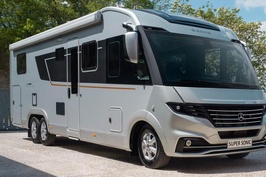 Mercedes-Benz Sprinter nâng cấp thành nhà di động