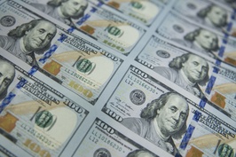Giá USD 'chợ đen' lao dốc mạnh