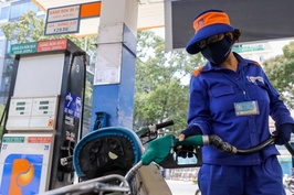 Lượng xăng dầu nhập khẩu tại TP.HCM giảm mạnh