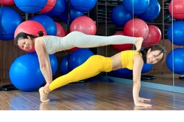 Dân văn phòng tận dụng giờ nghỉ trưa để tập gym, yoga