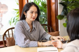 CV 'phông bạt', tự vẽ chức danh