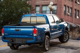 Bán tải Toyota Tacoma 2024 sắp ra mắt với diện mạo mới