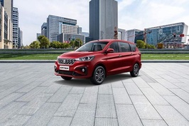 Giữa mùa ảm đạm, chiếc MPV hybrid duy nhất tại Việt Nam chạm đáy mới, thấp nhất từ trước đến nay