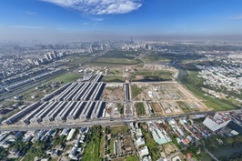 Cảnh đối lập ở hai siêu dự án tại khu đông TP.HCM