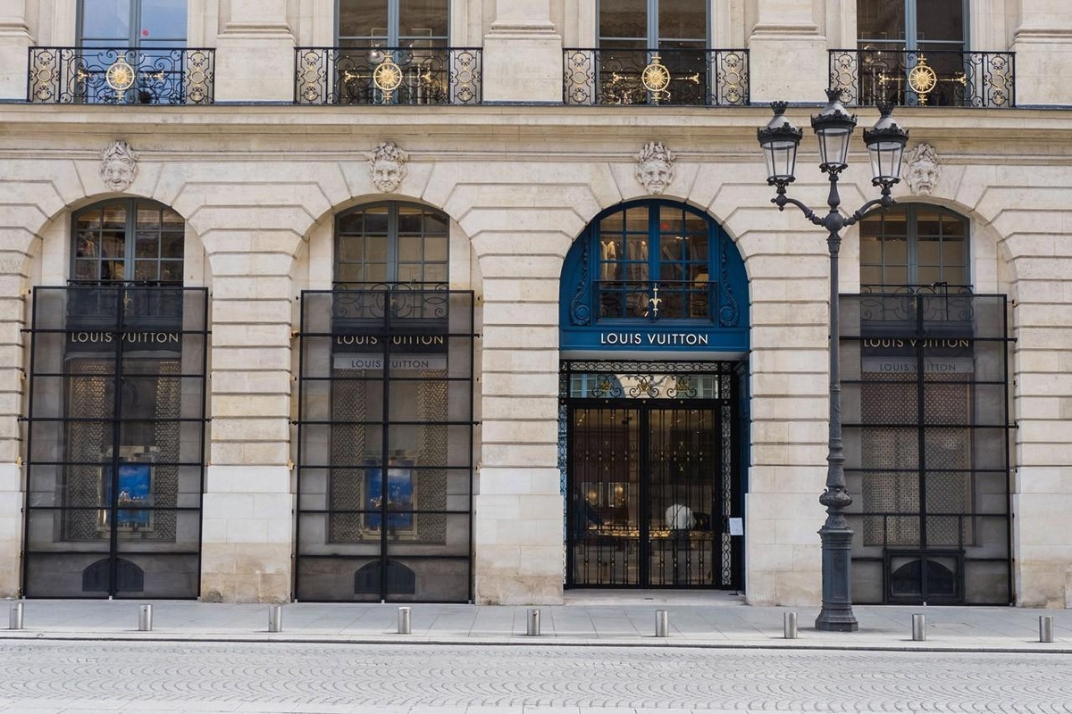 The new facade of Louis Vuitton in paris-Champs Elysees #paris #louis  vuitton 