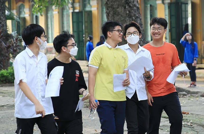 Toàn cảnh điểm chuẩn lớp 10 THPT công lập năm 2024