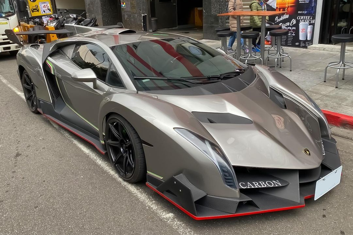 Lamborghini Gallardo Bicolore được độ thành siêu xe Veneno