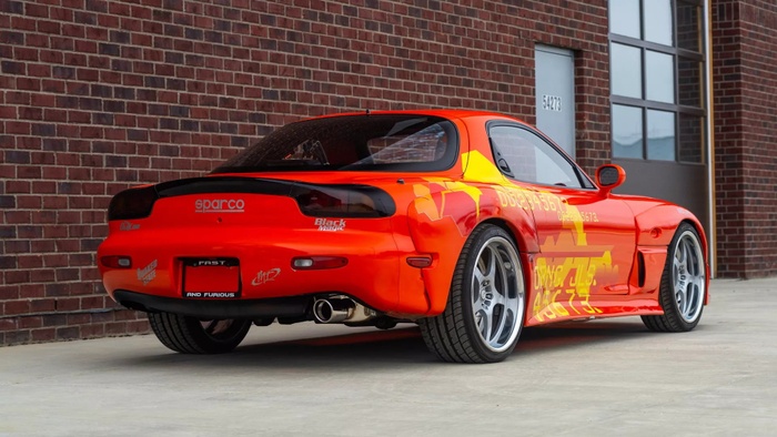 Xe thể thao Mazda RX-7 trong phim Fast & Furious được bán đấu giá