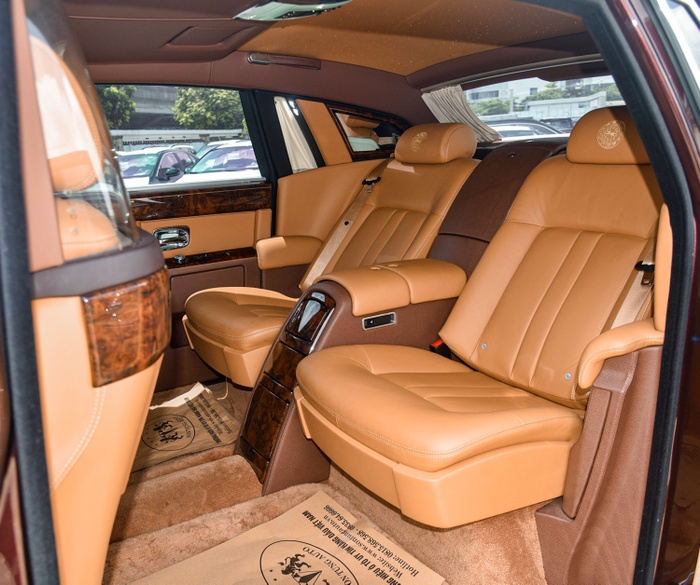 RollsRoyce Phantom Lửa Thiêng từng của cựu chủ tịch FLC được showroom chào  bán từ 24  26 tỷ đồng